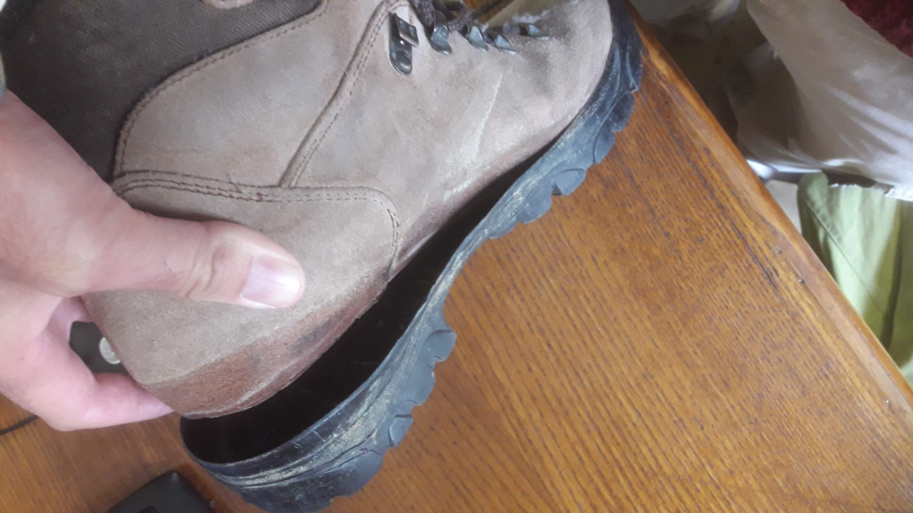 How to Repair Rubber Soled Shoes Sizzey